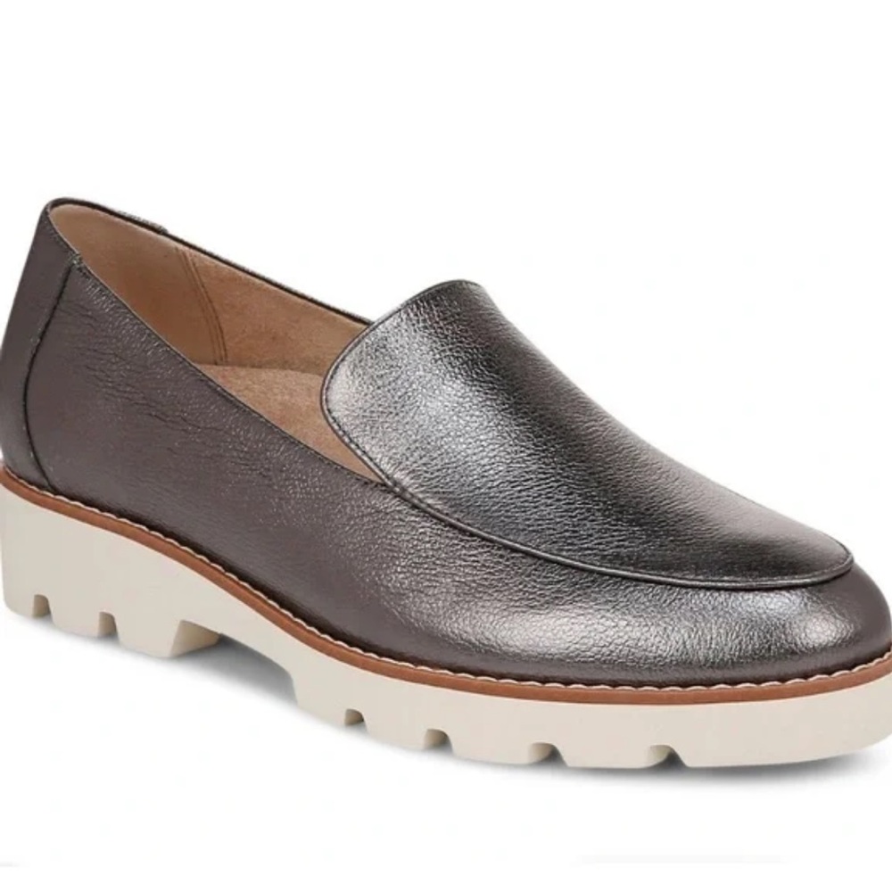 Vionic Kensley pewter loafers NEW‎ 7